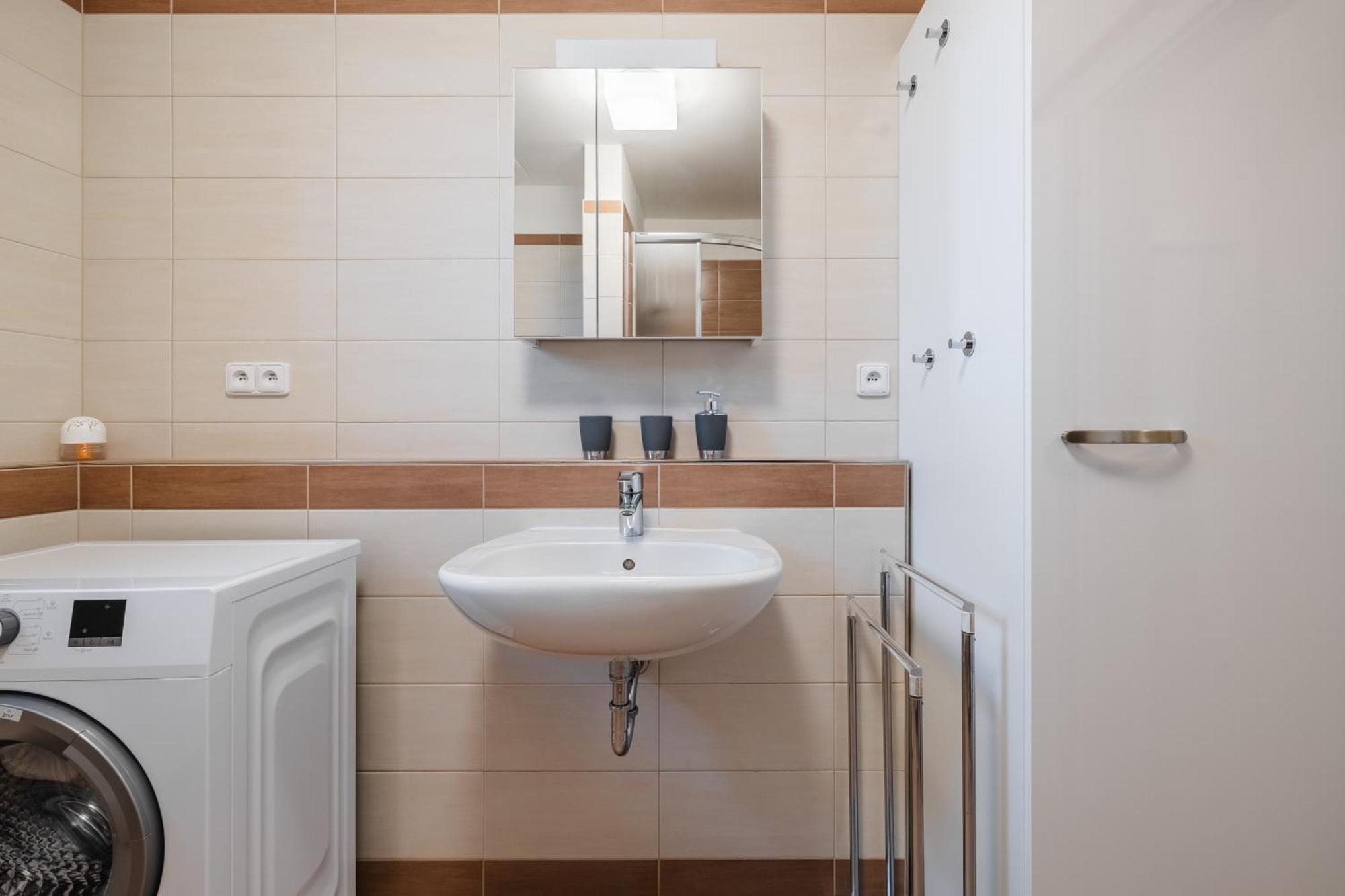 Apartmany Viva トレボン エクステリア 写真