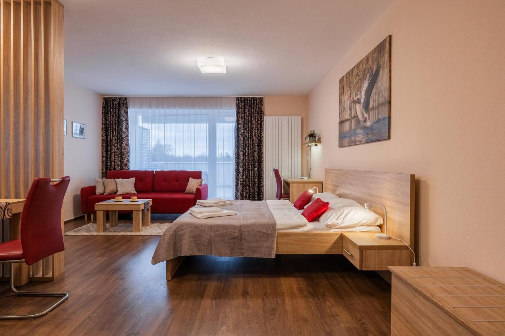 Apartmany Viva トレボン エクステリア 写真